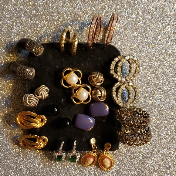 vintages Jewelry - Lot of Earings